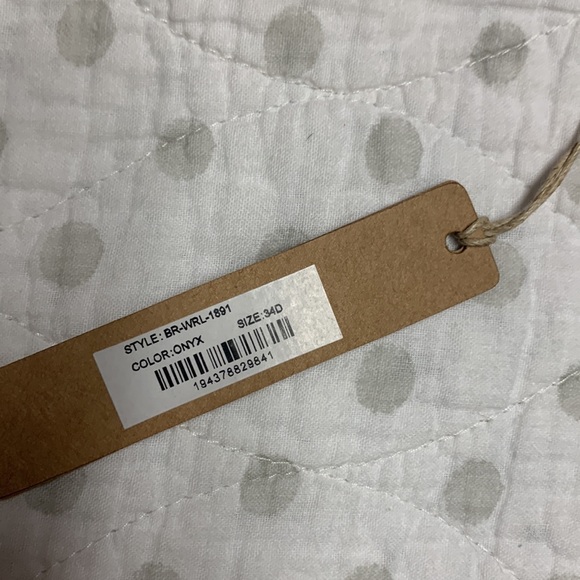 COPY - Skims 34 D Onyx wireless push up - Picture 6 of 9